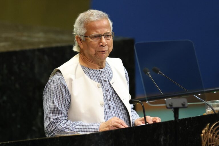 Tariq Rahman giving speech